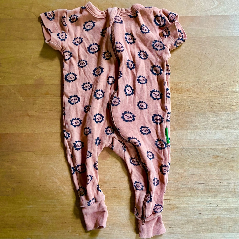VGUC parade organics orange lion zip onesie